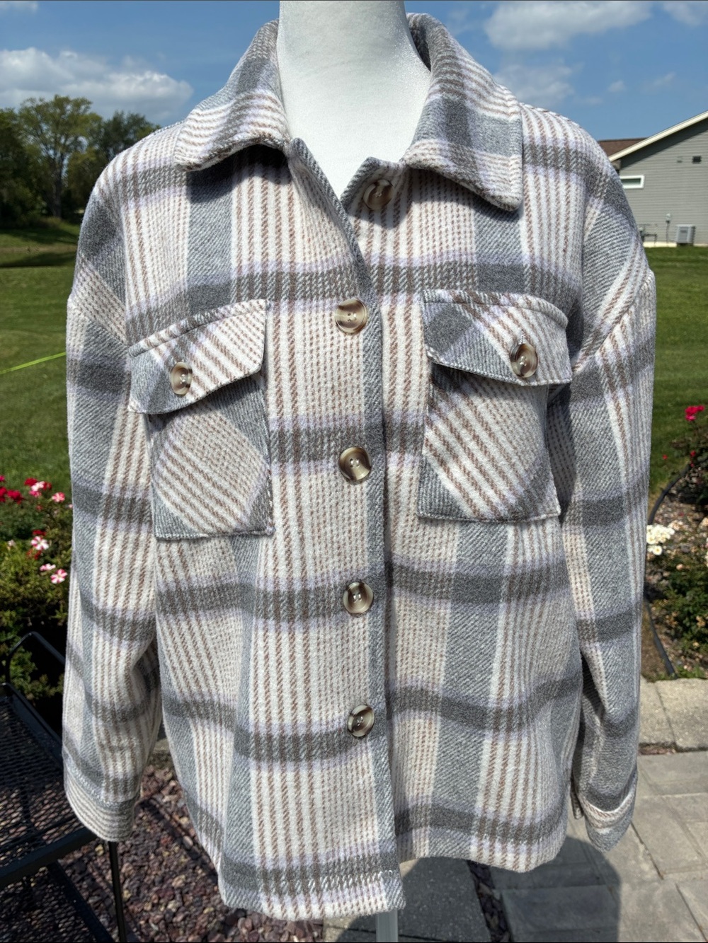 autres filles Plaid Button-Up Shacket Jacket in Cream/Neutral Tone M